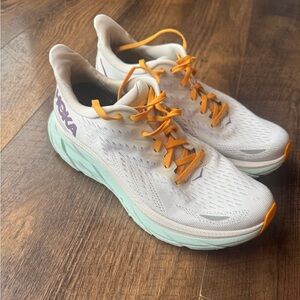 Hoka Clifton 8 Size 8.5B